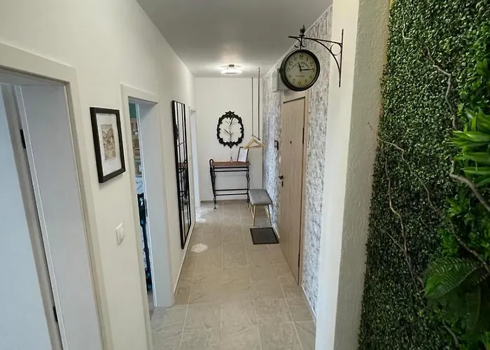 Platinum Luxury Industrial Unit City-center 플로브디프