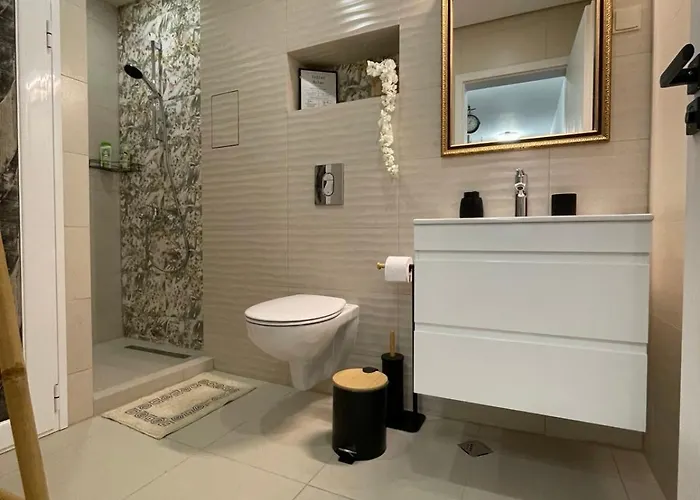 Platinum Luxury Industrial Unit City-center Апартаменти