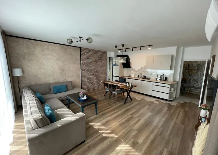 Апартаменти Platinum Luxury Industrial Unit City-center